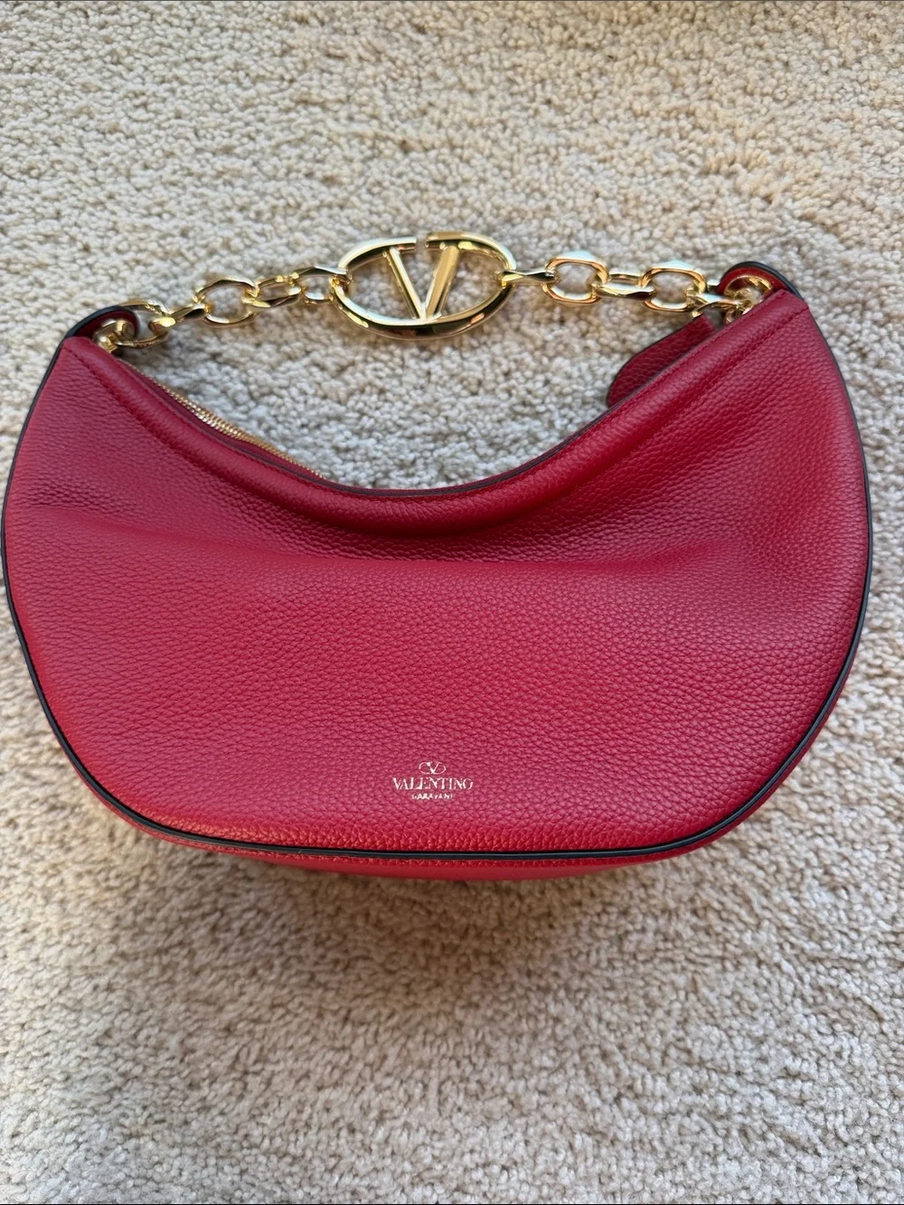 🛍️ PURSE SALE - PRICE REDUCED 🛍️ Red Leather Bag with Gold V-Link Chain
